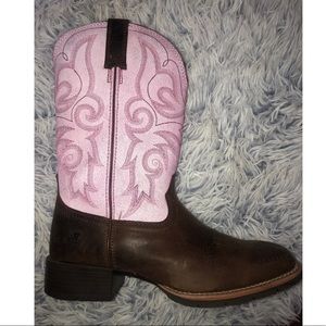 ✨🎀 Gently Used Ariat Women’s Boots Size 9B 🎀✨